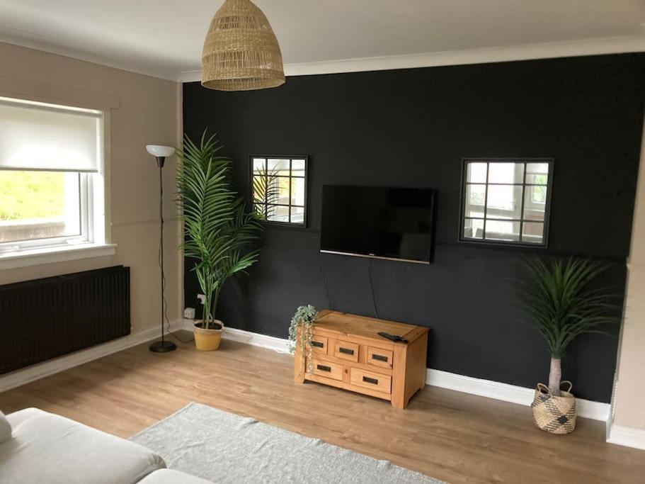 Monthly/ Weekly Discounts, Lovey Apartment! * Clydebank