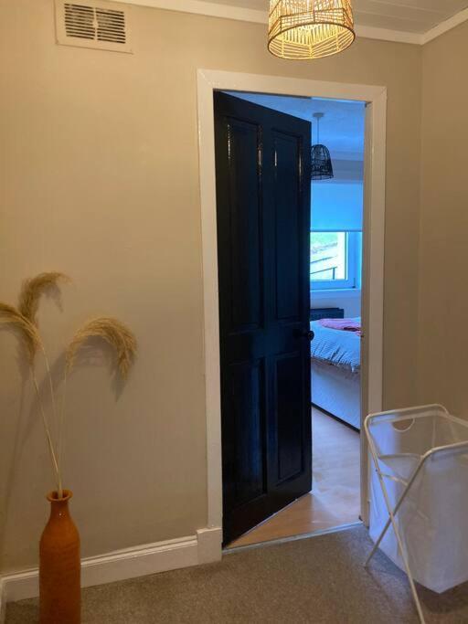 Monthly/ Weekly Discounts, Lovey Apartment! *