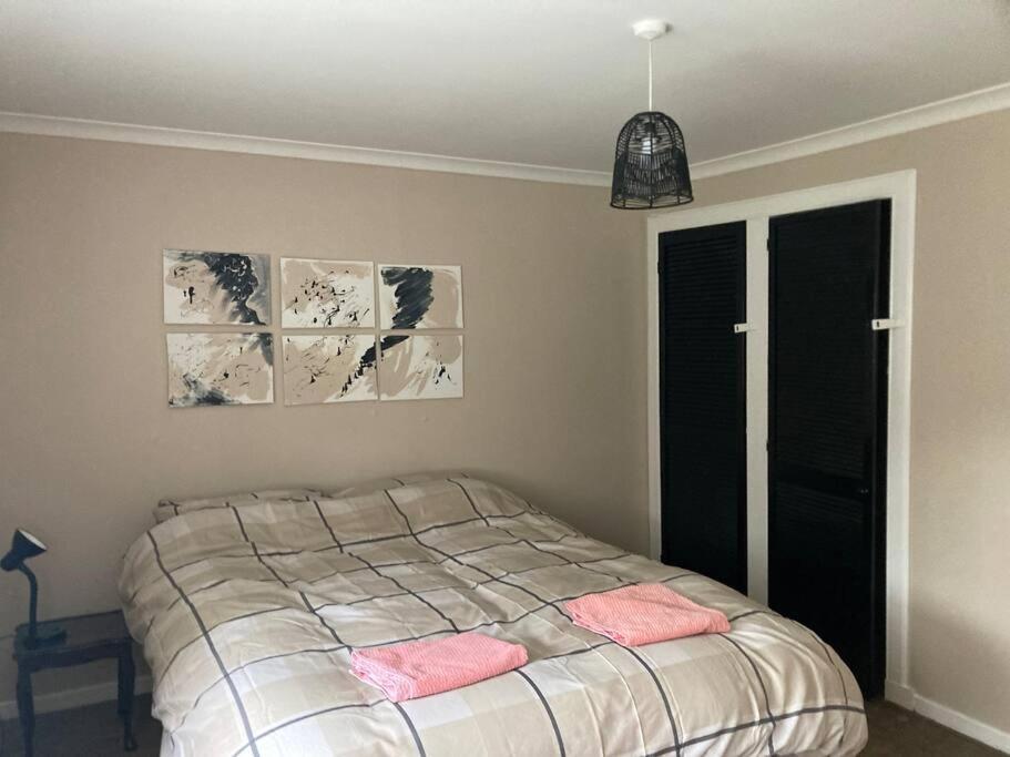 Monthly/ Weekly Discounts, Lovey Apartment! Clydebank